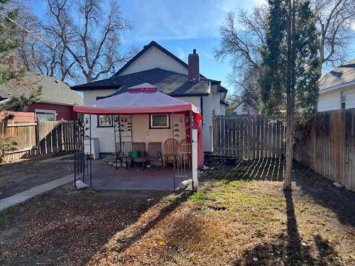 1018 Dominion Street Se, Medicine Hat, AB - Outdoor