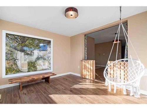 353 Woodman Avenue Se, Medicine Hat, AB - Indoor Photo Showing Other Room