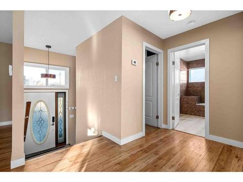 353 Woodman Avenue Se, Medicine Hat, AB - Indoor Photo Showing Other Room