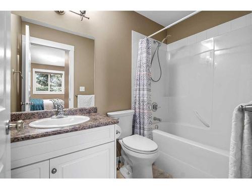 128 Preston Avenue Ne, Medicine Hat, AB - Indoor Photo Showing Bathroom