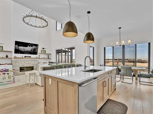 24 Coulee Ridge Drive Sw, Medicine Hat, AB - Indoor Photo Showing Kitchen With Double Sink With Upgraded Kitchen