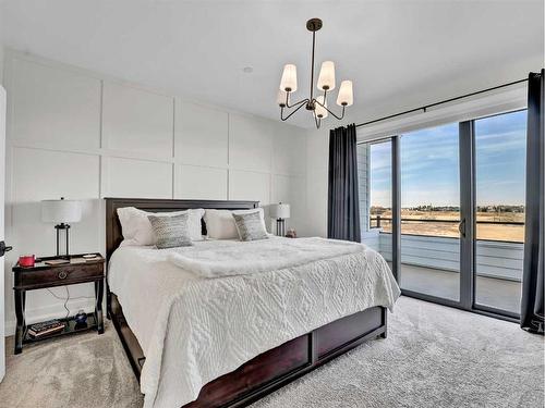 24 Coulee Ridge Drive Sw, Medicine Hat, AB - Indoor Photo Showing Bedroom