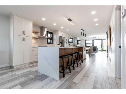 227 12 Street Se, Medicine Hat, AB - Indoor Photo Showing Kitchen