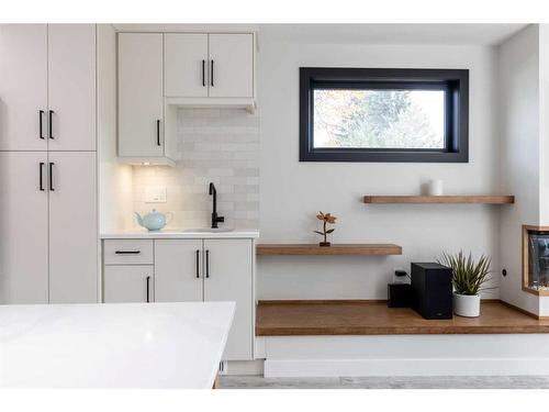 227 12 Street Se, Medicine Hat, AB - Indoor Photo Showing Kitchen