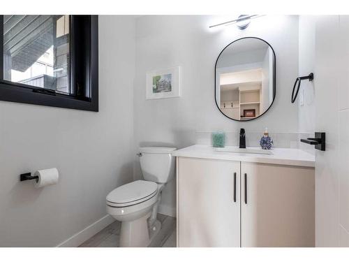 227 12 Street Se, Medicine Hat, AB - Indoor Photo Showing Bathroom