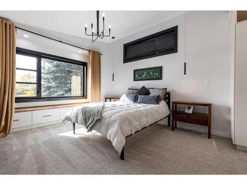 227 12 Street Se, Medicine Hat, AB - Indoor Photo Showing Bedroom