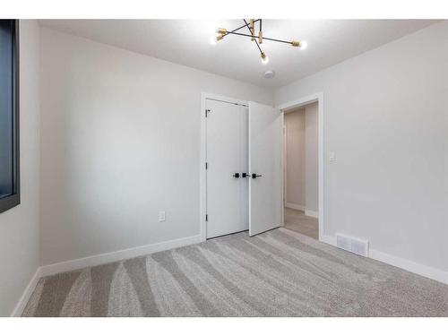 227 12 Street Se, Medicine Hat, AB - Indoor Photo Showing Other Room