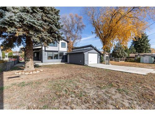 227 12 Street Se, Medicine Hat, AB - Outdoor