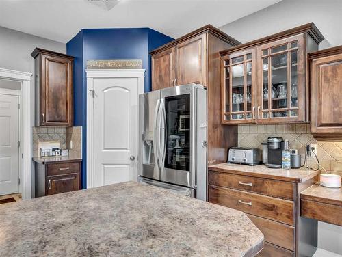 20 Terrace Circle Ne, Medicine Hat, AB - Indoor Photo Showing Kitchen