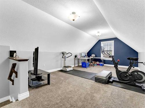 20 Terrace Circle Ne, Medicine Hat, AB - Indoor Photo Showing Gym Room