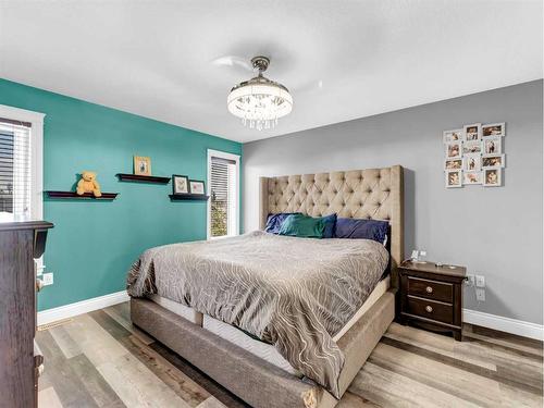 20 Terrace Circle Ne, Medicine Hat, AB - Indoor Photo Showing Bedroom