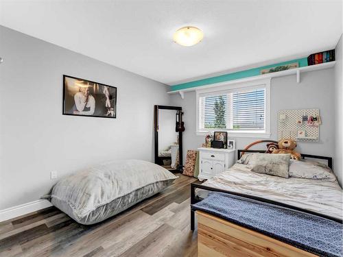 20 Terrace Circle Ne, Medicine Hat, AB - Indoor Photo Showing Bedroom