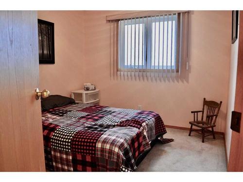 8501 Highway 570, Oyen, AB - Indoor Photo Showing Bedroom