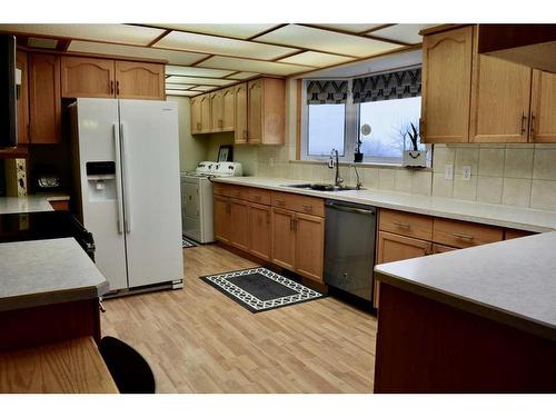 8501 Highway 570, Oyen, AB - Indoor Photo Showing Kitchen With Double Sink