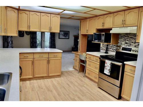 8501 Highway 570, Oyen, AB - Indoor Photo Showing Kitchen