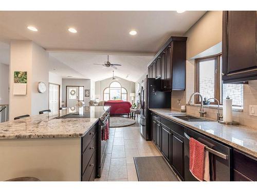 67 Vintage Meadows Place Se, Medicine Hat, AB - Indoor Photo Showing Kitchen With Upgraded Kitchen