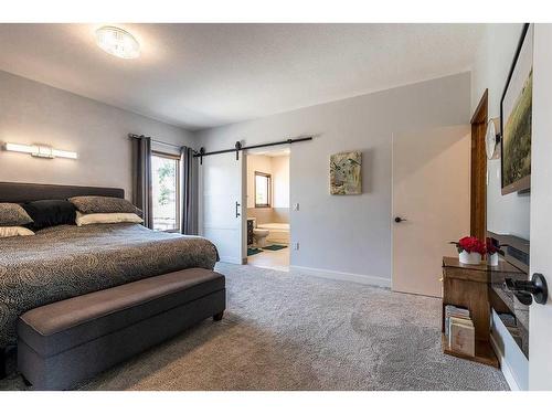 67 Vintage Meadows Place Se, Medicine Hat, AB - Indoor Photo Showing Bedroom