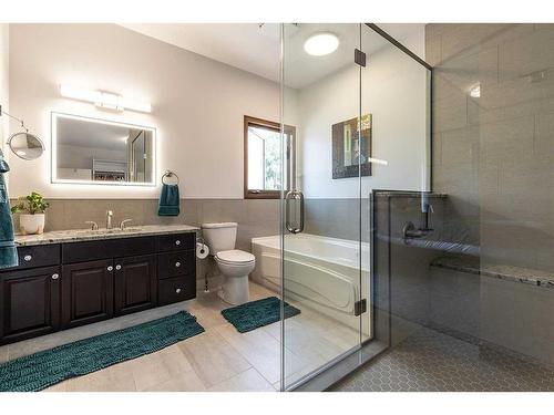 67 Vintage Meadows Place Se, Medicine Hat, AB - Indoor Photo Showing Bathroom