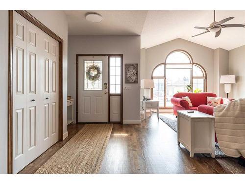 67 Vintage Meadows Place Se, Medicine Hat, AB - Indoor Photo Showing Living Room