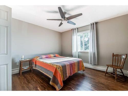 17-512 Mccutcheon Drive Nw, Medicine Hat, AB - Indoor Photo Showing Bedroom