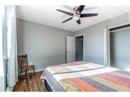 17-512 Mccutcheon Drive Nw, Medicine Hat, AB - Indoor Photo Showing Bedroom