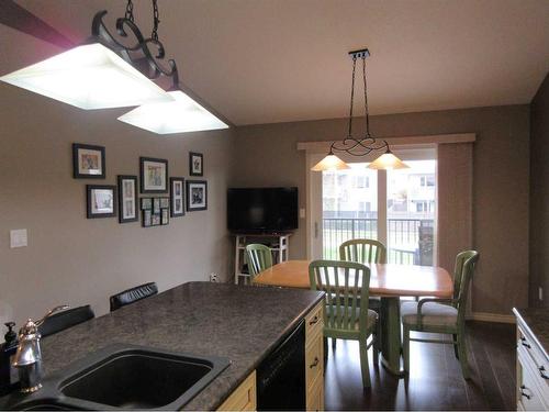 35 Sierra Lane Sw, Medicine Hat, AB - Indoor Photo Showing Dining Room