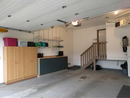 35 Sierra Lane Sw, Medicine Hat, AB - Indoor Photo Showing Garage