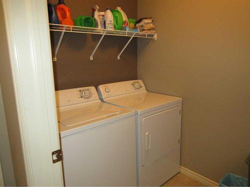 35 Sierra Lane Sw, Medicine Hat, AB - Indoor Photo Showing Laundry Room