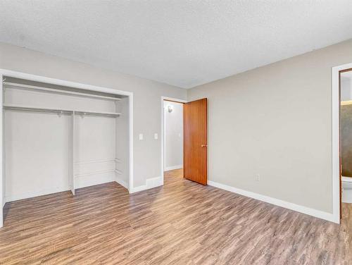 1060 Braemar Street Se, Medicine Hat, AB - Indoor Photo Showing Other Room