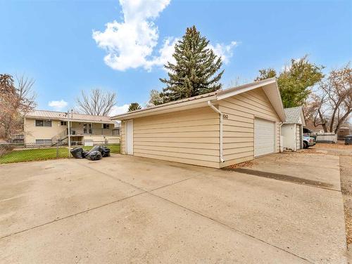 1060 Braemar Street Se, Medicine Hat, AB - Outdoor