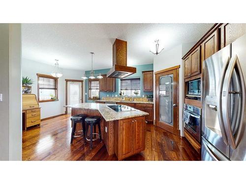 1048 Eagle Ridge Drive, Dunmore, AB - Indoor Photo Showing Kitchen With Upgraded Kitchen