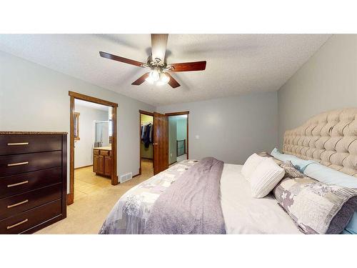 1048 Eagle Ridge Drive, Dunmore, AB - Indoor Photo Showing Bedroom