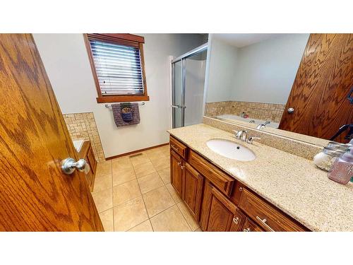 1048 Eagle Ridge Drive, Dunmore, AB - Indoor Photo Showing Bathroom