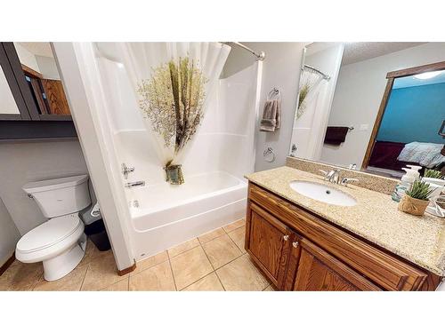 1048 Eagle Ridge Drive, Dunmore, AB - Indoor Photo Showing Bathroom