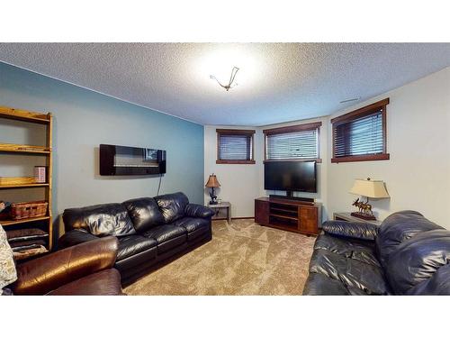 1048 Eagle Ridge Drive, Dunmore, AB - Indoor Photo Showing Living Room