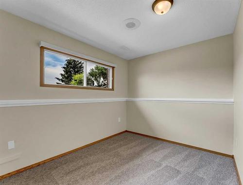 28 Cairney Crescent Se, Medicine Hat, AB - Indoor Photo Showing Other Room