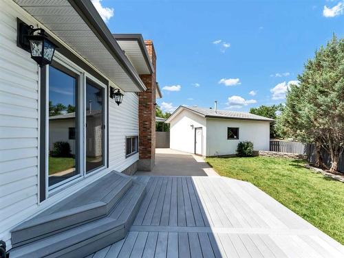 28 Cairney Crescent Se, Medicine Hat, AB - Outdoor With Deck Patio Veranda With Exterior