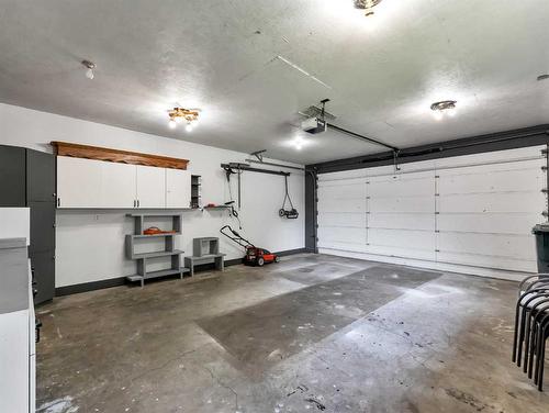 28 Cairney Crescent Se, Medicine Hat, AB - Indoor Photo Showing Garage