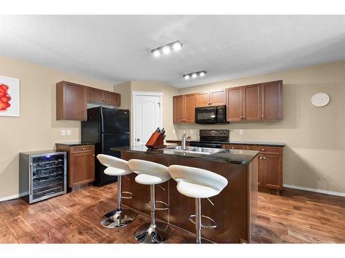 138 Southlands Pointe Se, Medicine Hat, AB - Indoor Photo Showing Kitchen