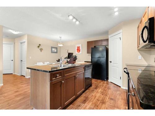 138 Southlands Pointe Se, Medicine Hat, AB - Indoor Photo Showing Kitchen With Double Sink