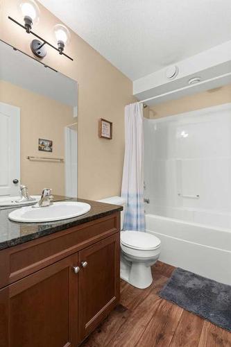 138 Southlands Pointe Se, Medicine Hat, AB - Indoor Photo Showing Bathroom