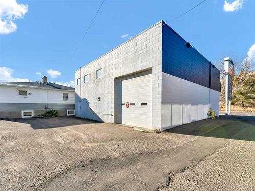 1137 & 1139 Kingsway Avenue Se, Medicine Hat, AB 