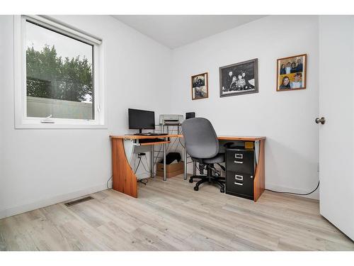 107 Sunset Road Sw, Medicine Hat, AB - Indoor Photo Showing Office