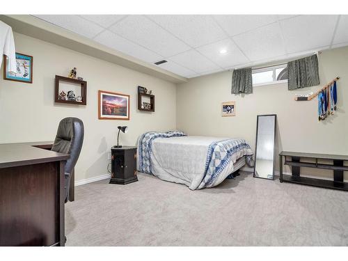 107 Sunset Road Sw, Medicine Hat, AB - Indoor Photo Showing Other Room