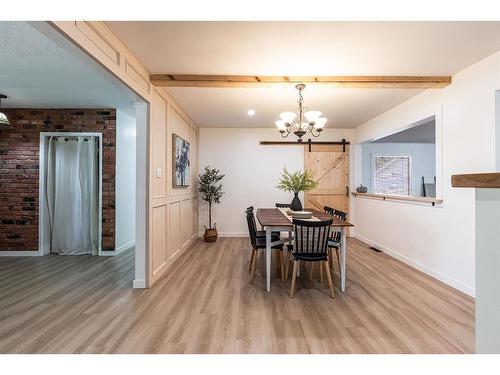 262 Mitchell Crescent Nw, Medicine Hat, AB - Indoor Photo Showing Dining Room