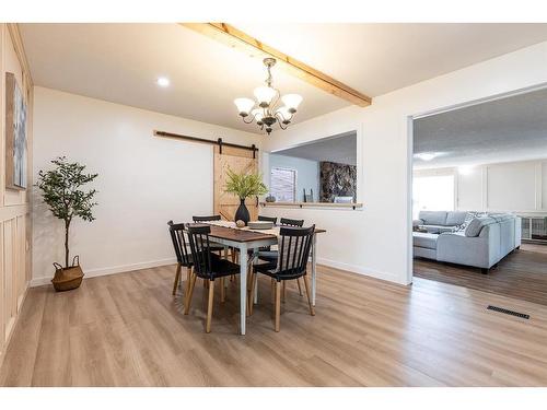 262 Mitchell Crescent Nw, Medicine Hat, AB - Indoor Photo Showing Dining Room