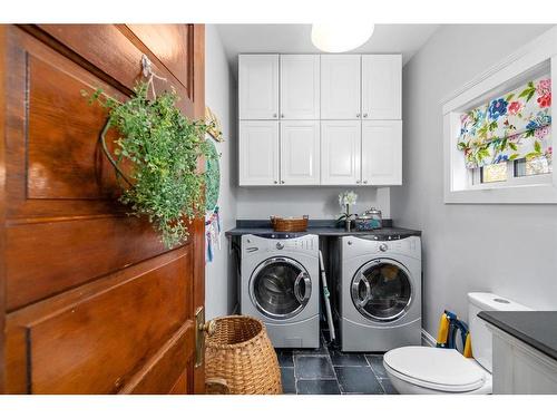 520A 2 Avenue Se, Medicine Hat, AB - Indoor Photo Showing Laundry Room