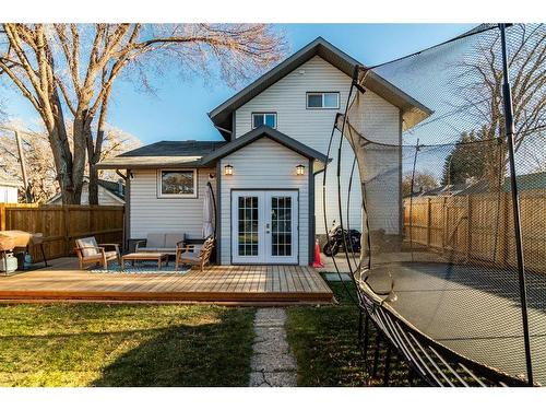 520A 2 Avenue Se, Medicine Hat, AB - Outdoor With Deck Patio Veranda