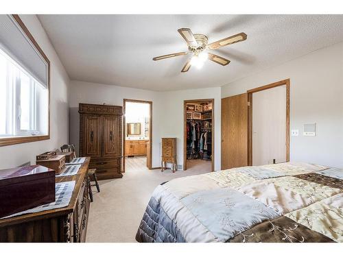 23 Taylor Close Se, Medicine Hat, AB - Indoor Photo Showing Bedroom