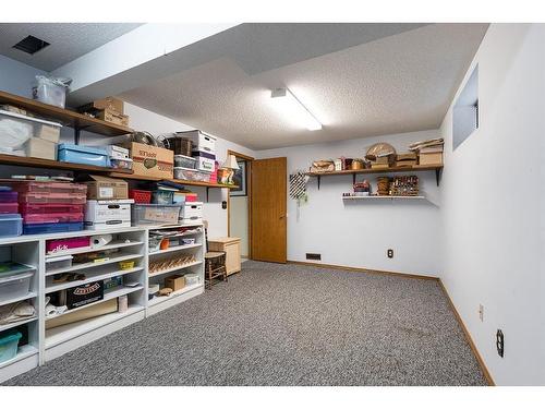 23 Taylor Close Se, Medicine Hat, AB - Indoor Photo Showing Other Room